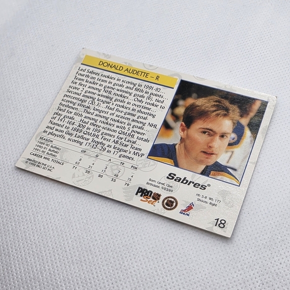 NHL 1992-93 Donald Audette Buffalo Sabres #18 Pro Set Hockey Card - Picture 5 of 5